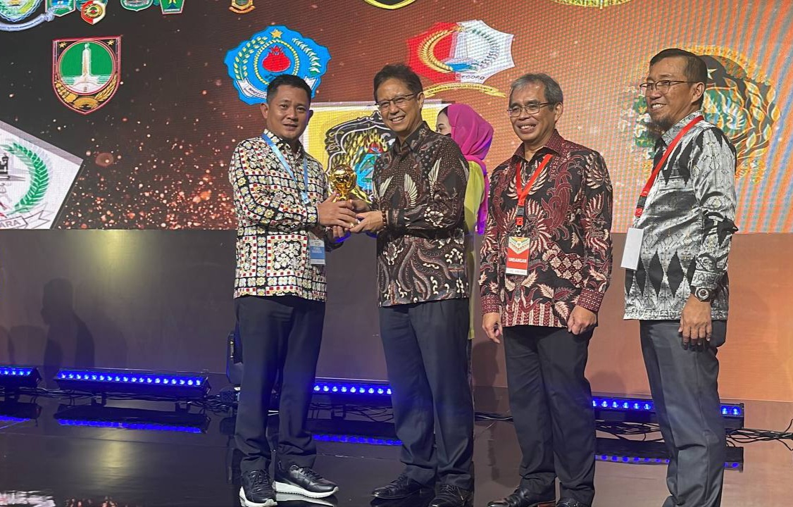 Pemkot Bitung Raih Penghargaan UHC Award 2023 Dari BPJS Kesehatan RI ...